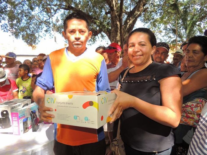 Município promove festa popular e distribui presentes aos trabalhadores - Imagem 41