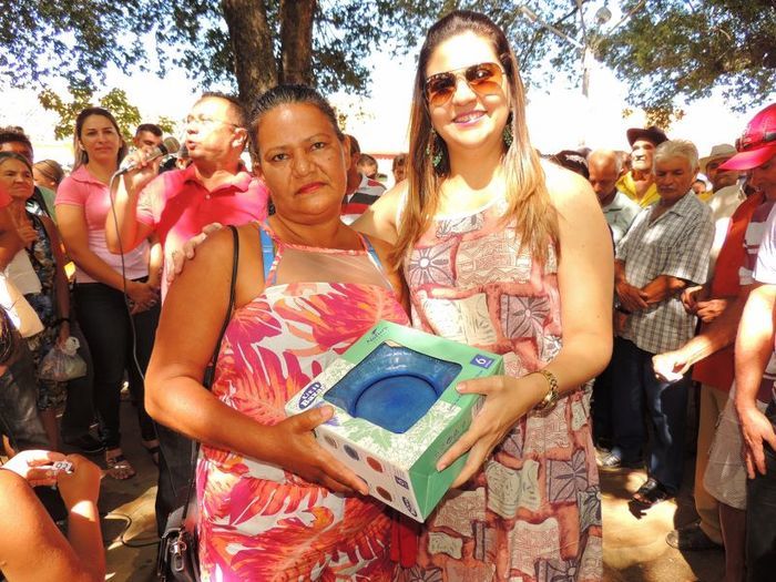 Município promove festa popular e distribui presentes aos trabalhadores - Imagem 39