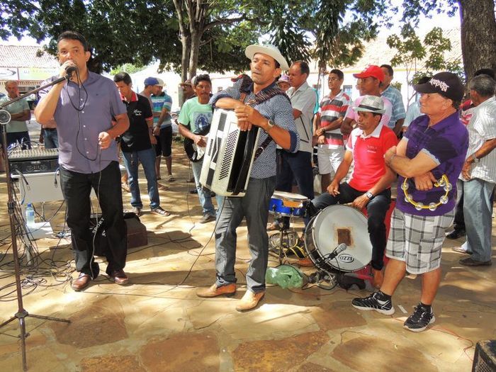 Município promove festa popular e distribui presentes aos trabalhadores - Imagem 33