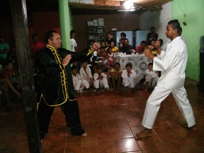 Prefeito Delano Parente faz apresentação de Kung Fu em abertura do Programa Mais Educação - Imagem 1
