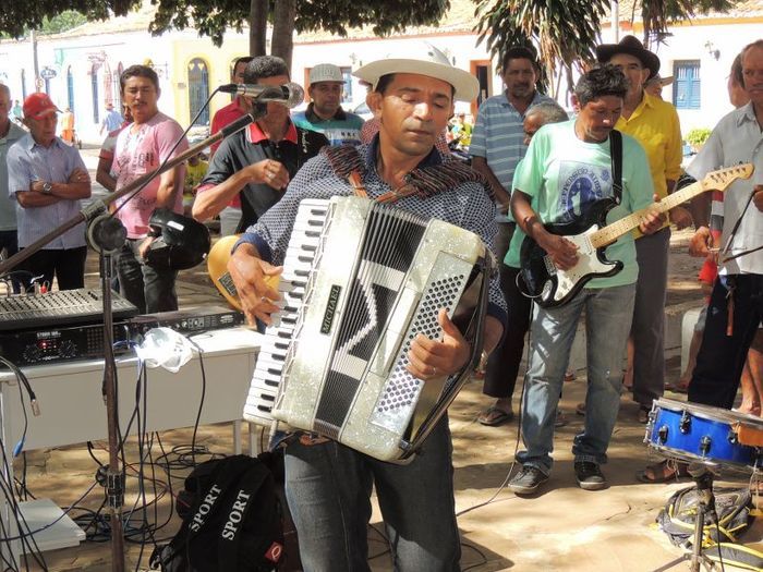Município promove festa popular e distribui presentes aos trabalhadores - Imagem 31