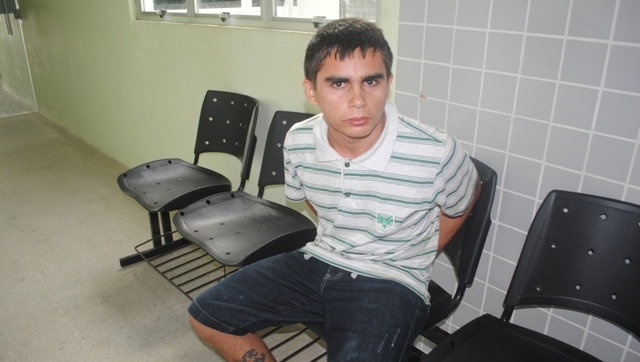 Polícia prende traficante no momento em que vendia droga para mototaxista  - Imagem 1