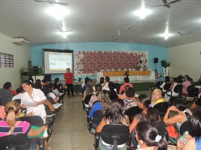 Prefeitura realiza conferência para elaborar Plano Municipal de Educação - Imagem 8