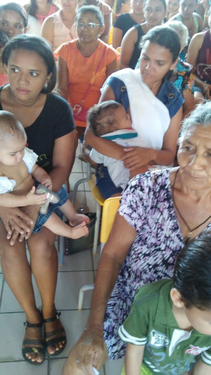 Creche Tia Cecília realiza festa das mães - Imagem 14