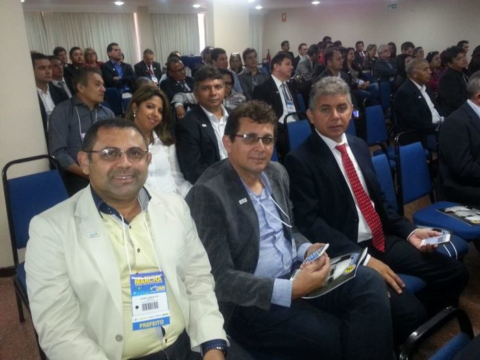 Prefeitos debatem reforma Politica e Melhorias para seus Municípios na 18ª Marcha em Brasilia - Imagem 5