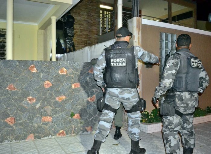 Acusado de assalto tenta fugir pulando telhados, mas é preso em Parnaíba - Imagem 6