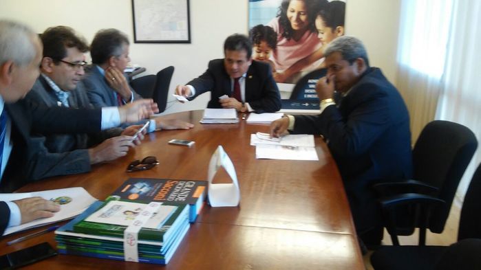 Presidente da FUNASA recebe prefeito de Boa Hora em Brasília - Imagem 6