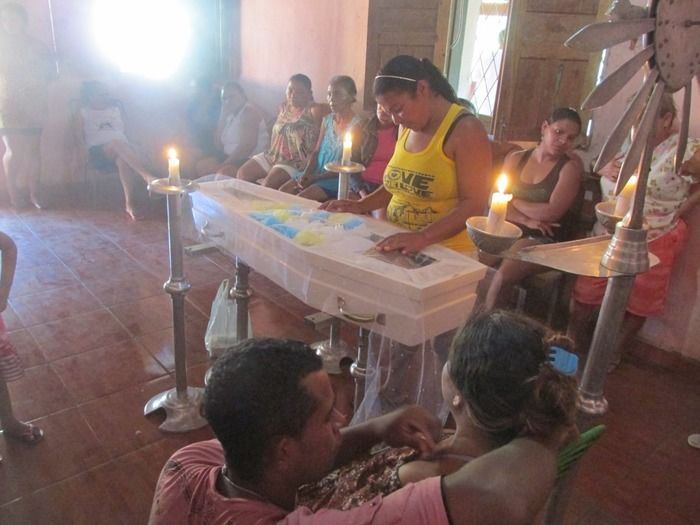 Emoção e tristeza marca o enterro de Ranyhelison de 4 anos em Agricolândia - Imagem 9