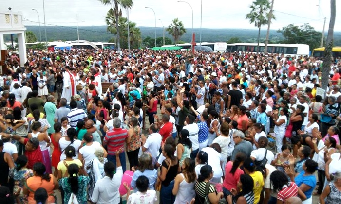 Invenção da Santa Cruz reuni 20 mil Pessoas - Imagem 1