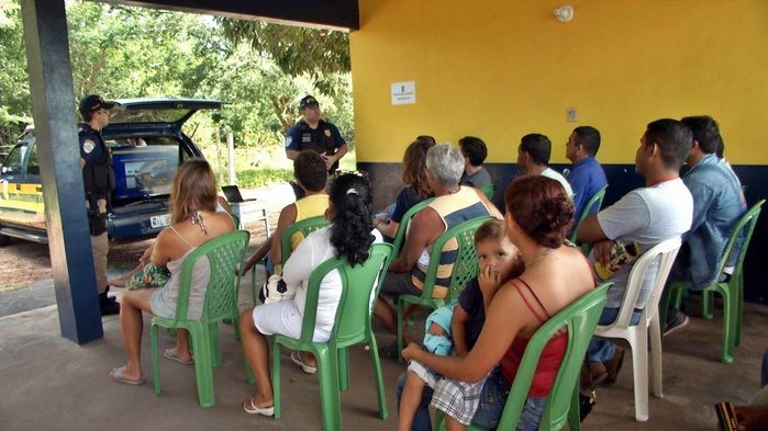 Motoristas recebem orientações de saúde na BR 343 - Imagem 1