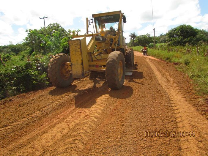Prefeitura de Barras recupera trecho crítico que liga dois bairros - Imagem 7