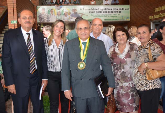 Prefeito Jesualdo Cavalcanti recebe homenagem na Assembléia Legislativa - Imagem 5