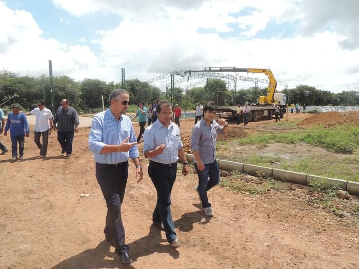 Prefeitos visitam usina de tratamento, reciclagem de resíduos em Água Branca - Imagem 10