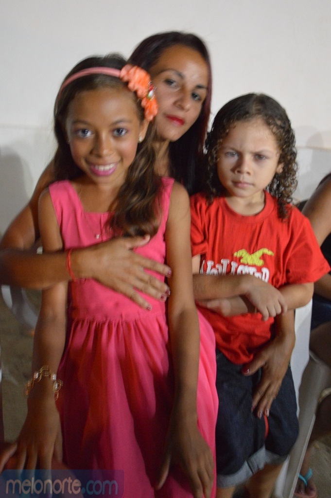 Equipe realiza comemoração em homenagem as Mães do SCFV  - Imagem 16