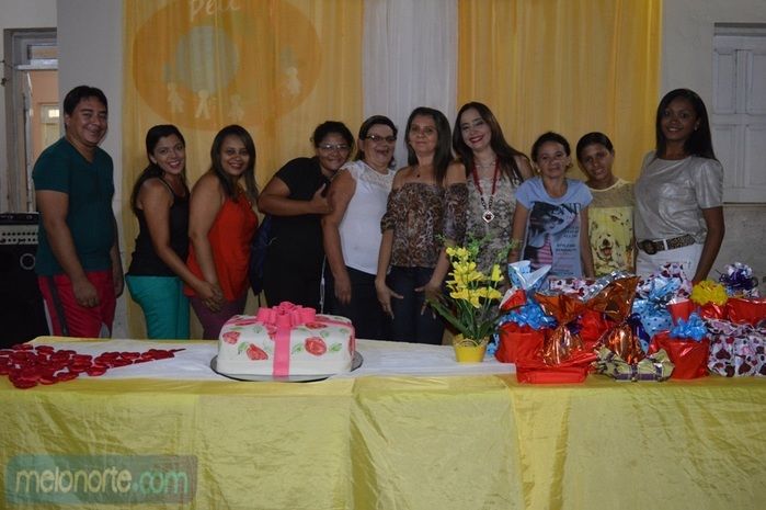 Equipe realiza comemoração em homenagem as Mães do SCFV  - Imagem 5