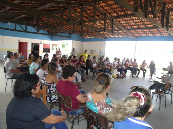 Prefeita Vânia Ribeiro  encaminha,  Projeto de Lei concedendo o aumento de 18% para os professores à  Câmara Municipal de Cajueiro da Praia - Imagem 3