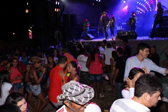 Banda Muleke Doido encerra programação de Aniversário de 53 anos de Francinópolis - Imagem 76