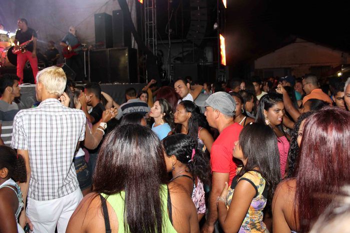 Banda Muleke Doido encerra programação de Aniversário de 53 anos de Francinópolis - Imagem 49