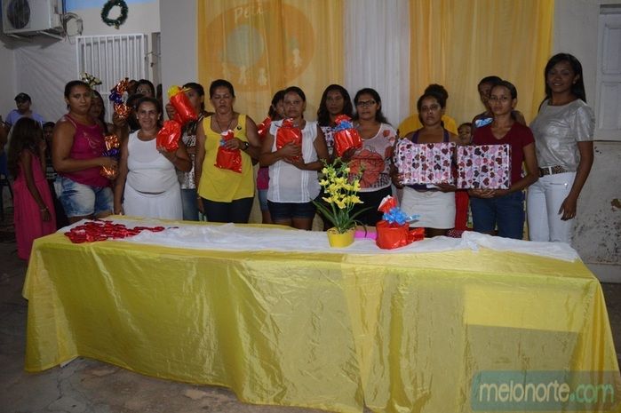 Equipe realiza comemoração em homenagem as Mães do SCFV  - Imagem 74