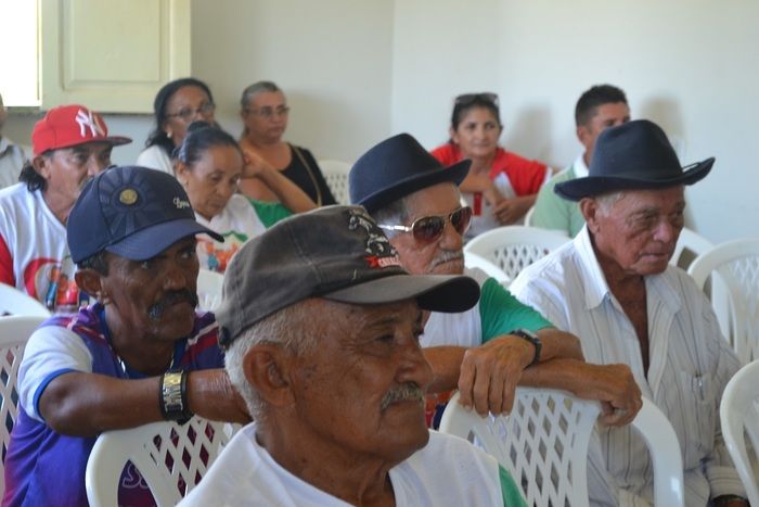 Idosos do CRAS participam de palestra oferecida pelo NASF sobre audição - Imagem 7