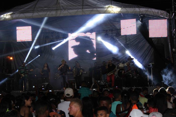 Banda Muleke Doido encerra programação de Aniversário de 53 anos de Francinópolis - Imagem 35