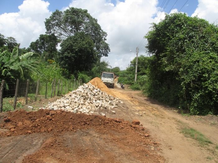 Secretaria de Obras e transporte recupera estradas para facilitar no transporte Agricola - Imagem 6