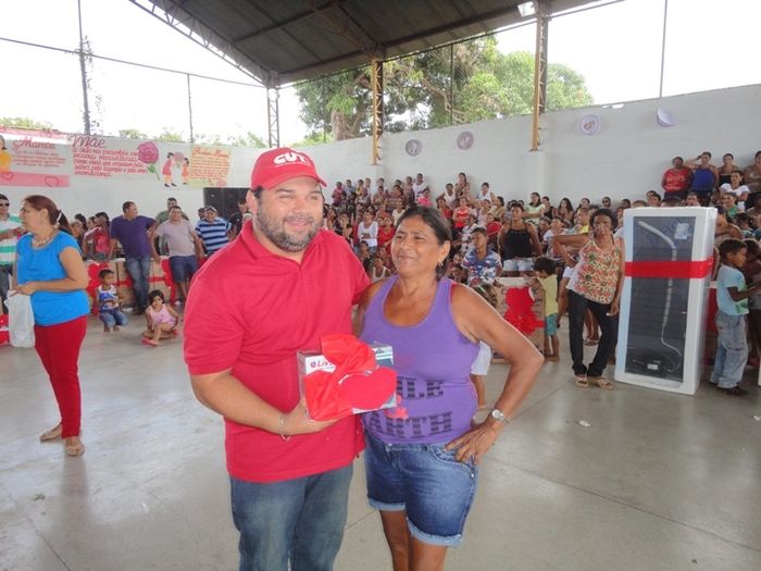 Multidão comparece à festa de homenagens às mães em N. S. dos Remédios - Imagem 77