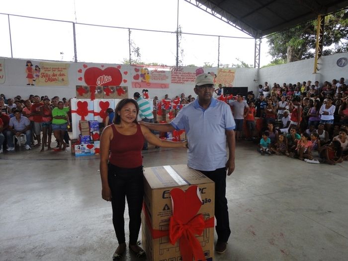 Multidão comparece à festa de homenagens às mães em N. S. dos Remédios - Imagem 65