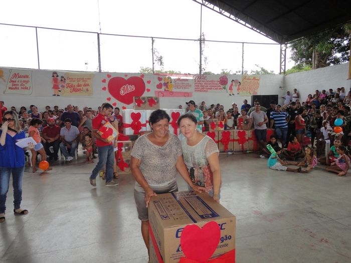 Multidão comparece à festa de homenagens às mães em N. S. dos Remédios - Imagem 71