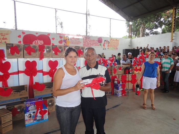 Multidão comparece à festa de homenagens às mães em N. S. dos Remédios - Imagem 60