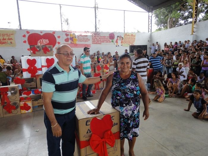 Multidão comparece à festa de homenagens às mães em N. S. dos Remédios - Imagem 69