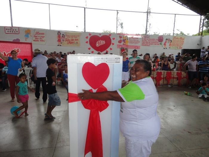 Multidão comparece à festa de homenagens às mães em N. S. dos Remédios - Imagem 76