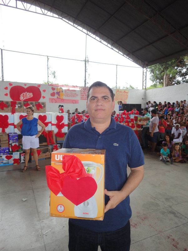 Multidão comparece à festa de homenagens às mães em N. S. dos Remédios - Imagem 66