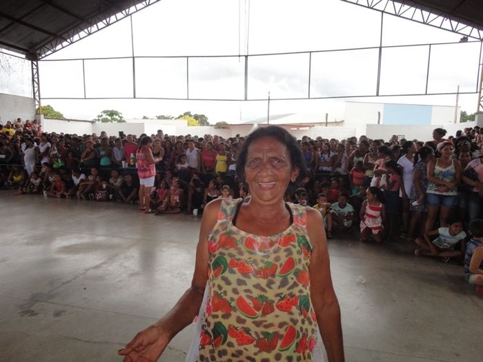 Multidão comparece à festa de homenagens às mães em N. S. dos Remédios - Imagem 36