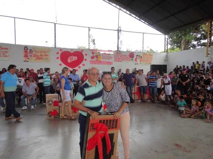 Multidão comparece à festa de homenagens às mães em N. S. dos Remédios - Imagem 85