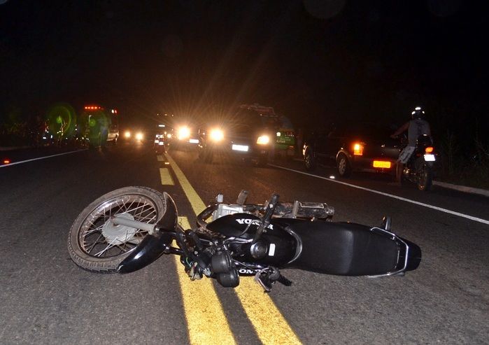 Moto envolvida no acidente. (Foto: Kairo Amaral)