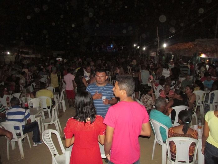 Cizinho e Forró Bandido encerra a última noite de Festejos em Pitombeira - Imagem 11