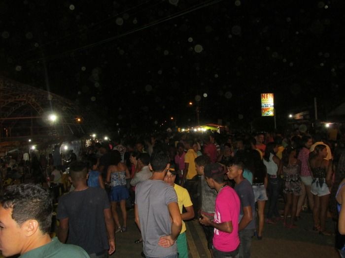 Cizinho e Forró Bandido encerra a última noite de Festejos em Pitombeira - Imagem 15