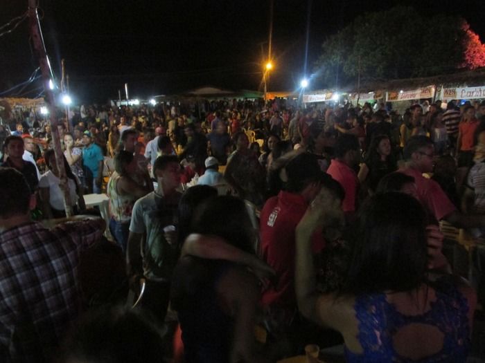 Cizinho e Forró Bandido encerra a última noite de Festejos em Pitombeira - Imagem 31