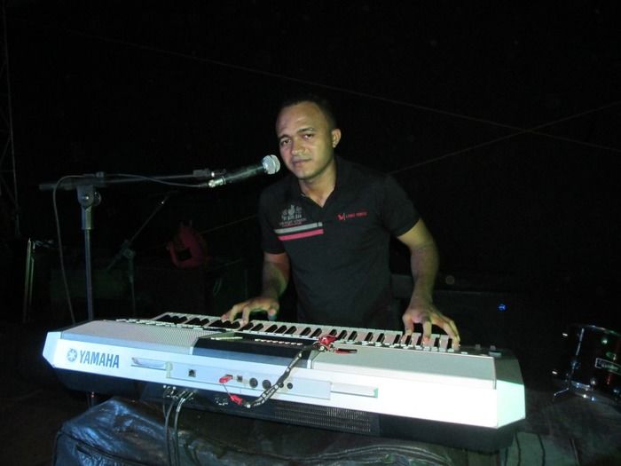 Cizinho e Forró Bandido encerra a última noite de Festejos em Pitombeira - Imagem 10