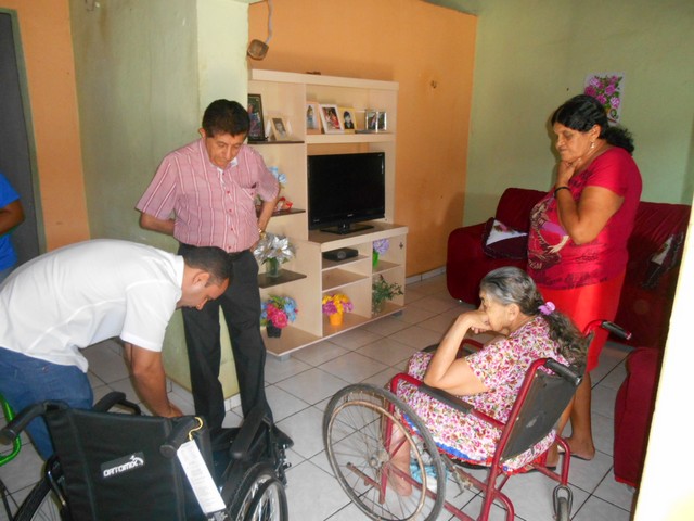 Prefeito Dr. Zé Maria Realizou Mais Uma Entrega de Cadeiras de Rodas - Imagem 1