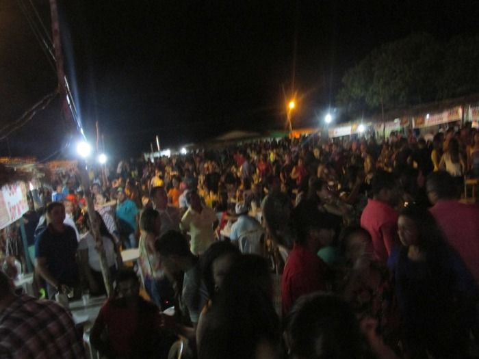 Cizinho e Forró Bandido encerra a última noite de Festejos em Pitombeira - Imagem 36