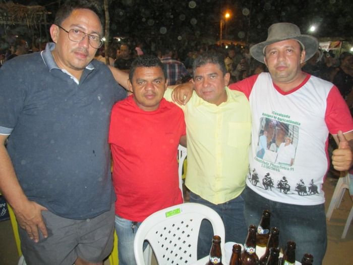 Cizinho e Forró Bandido encerra a última noite de Festejos em Pitombeira - Imagem 34