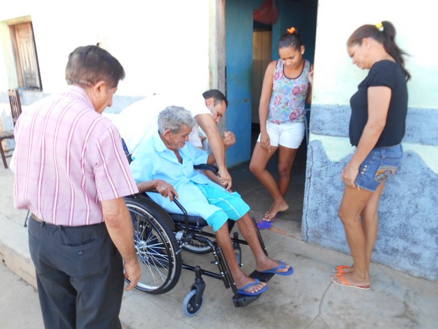 Prefeito Dr. Zé Maria Realizou Mais Uma Entrega de Cadeiras de Rodas - Imagem 5