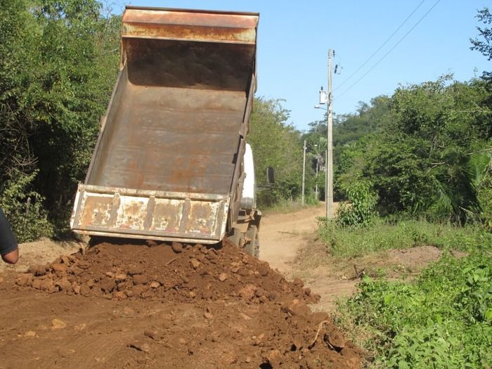Prefeito Walter Alencar acompanha a recuperação da estrada de Mangabeira Zona rual de Agricolândia - Imagem 21