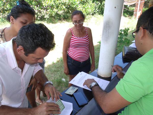 Do sonho à realidade: Prefeita Vânia Ribeiro entrega cisternas para 500 famílias de Cajueiro da Praia - Imagem 1