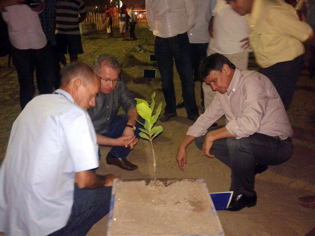 Wellington Dias visita EXPOEIRAS e doa tratores para produtores primários - Imagem 1