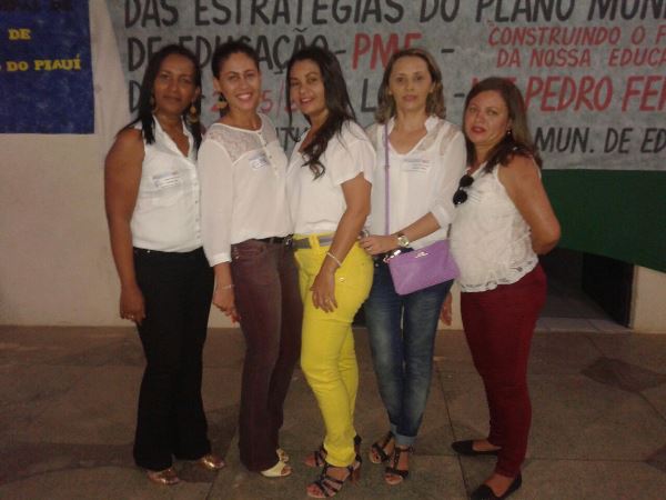 Durante evento professores fazem manifesto contra terceirização - Imagem 25