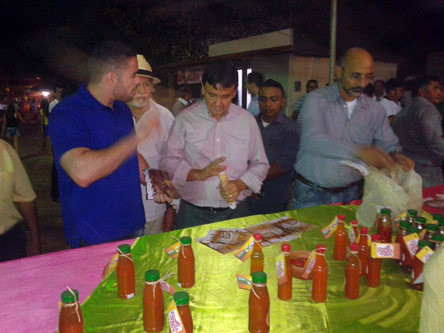 Wellington Dias visita EXPOEIRAS e doa tratores para produtores primários - Imagem 4