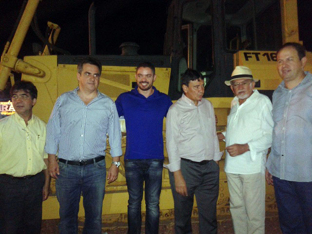 Wellington Dias visita EXPOEIRAS e doa tratores para produtores primários - Imagem 10